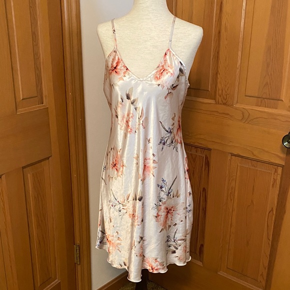 Floral Satin Robe Set - Picture 3 of 5